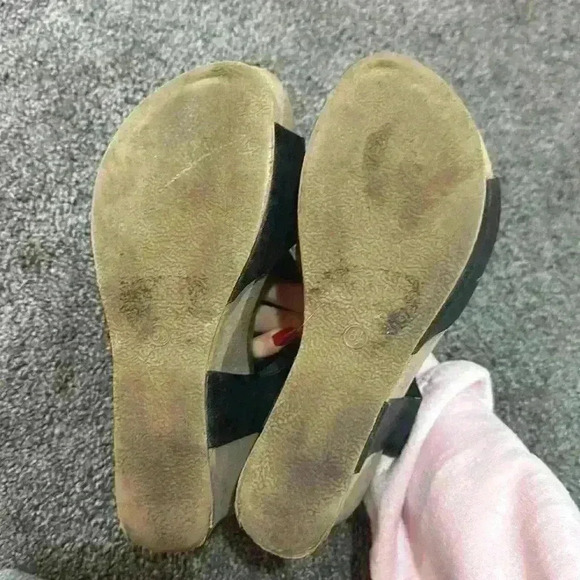 Black and brown wedge - Picture 3 of 3